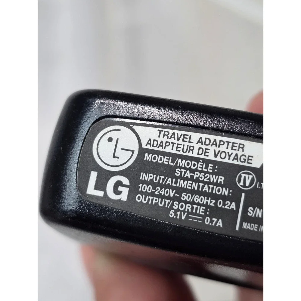 LG Travel Adapter STA-P52WR Wall Charger 5.1V 0.7A Proprietary Connector A5‎